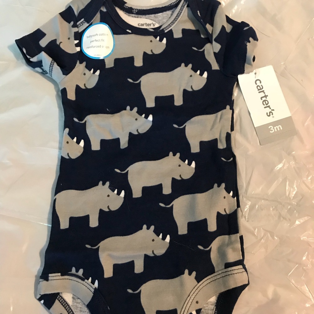 Carter’s 5 pack of 3 months onesies. Brand new!